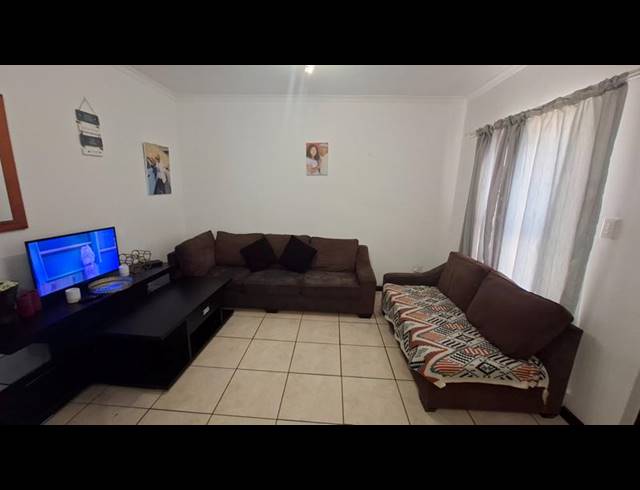2 BEDROOM HOUSE FOR SALE IN VICTORIA PARK